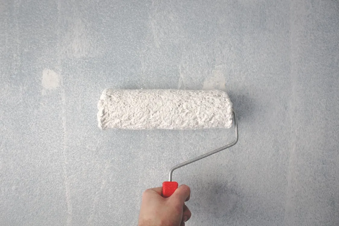 Application peinture au rouleau, finition mur